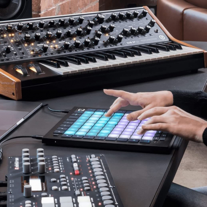 Novation Launchpad Pro controller MK3 muzikinis instrumentas RDE.LT