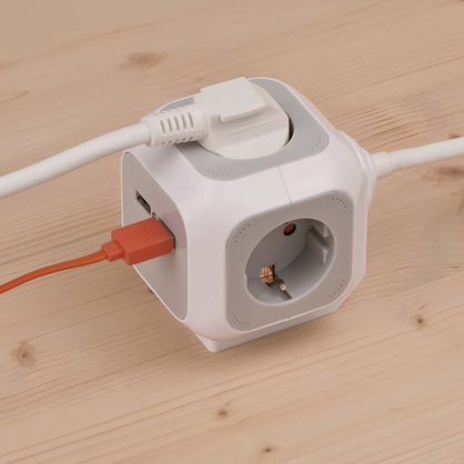 4-way Socket Cube + USB