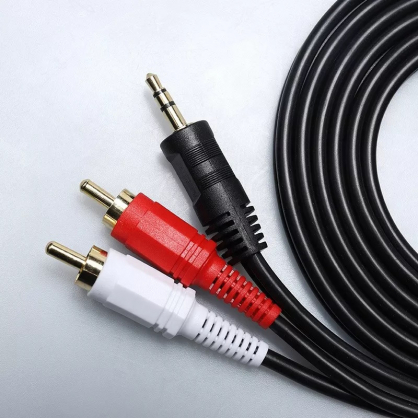RF010 3,5 mm <->2 x RCA 1,5m