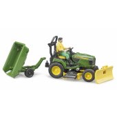 John Deere Mowing the lawn - 62104
