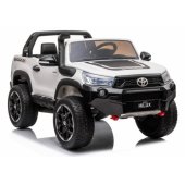 Toyota Hilux White 7643