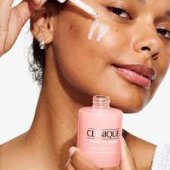 Clinique Moisture Surge aktyvaus švytėjimo serumas