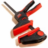 BESSEY viena ranka valdoma spaustuvė su pasukama rankena EZ360-15 (juoda/ raudona, 150 / .