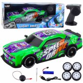 RC nuotoliniu būdu valdomas sportinis automobilis, šviečiantis driftinis kėbulas, žalias